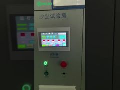 電子機器や自動車部品が実際の砂嵐でどのように機能するか見てみたいですか？